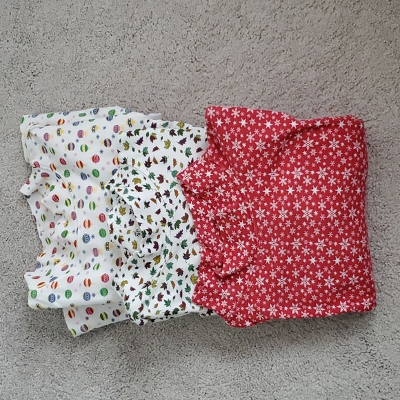 Group of three (3) women's long sleeve shirts like new - Picture 6 of 9